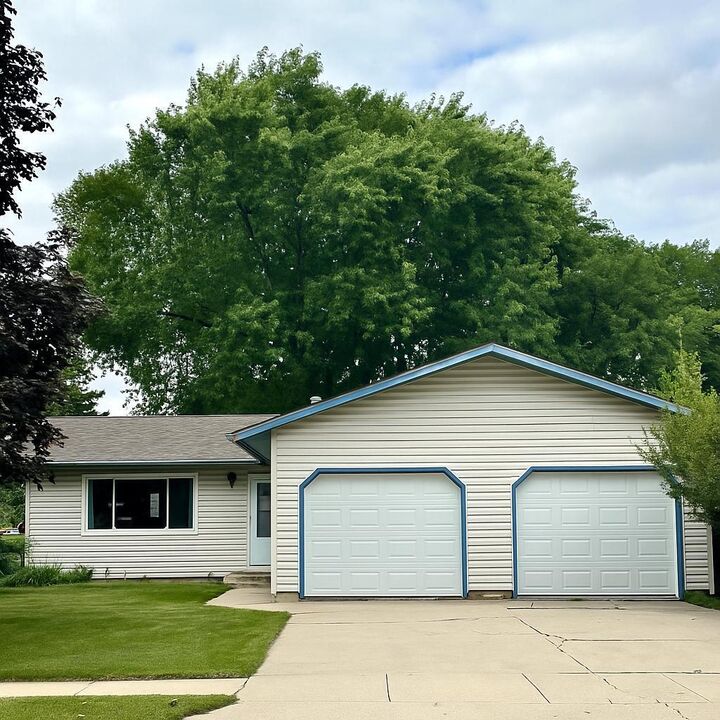 Property Photo: 248 Linwood Ter WI 53095