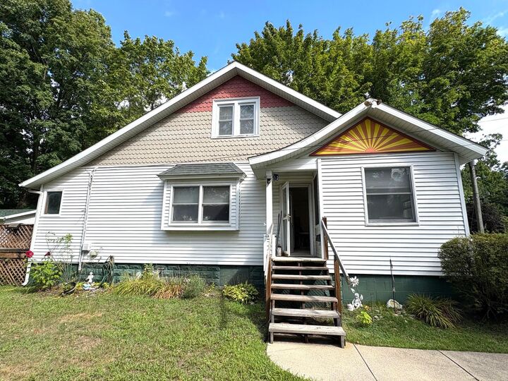 Property Photo:  264 Hubbard Street  MI 49090