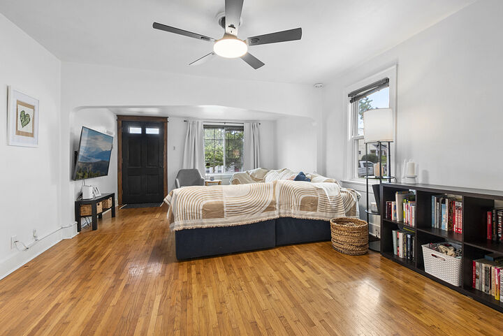 Property Photo:  714 Walnut Street  IL 60439 