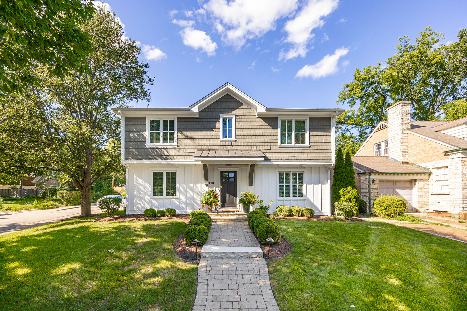 Property Photo: 418 Hill Avenue IL 60137