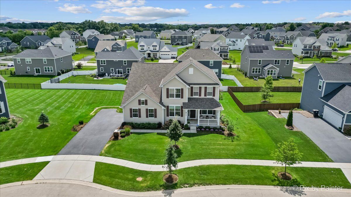 Property Photo: 801 Marlisle Lane N IL 60124