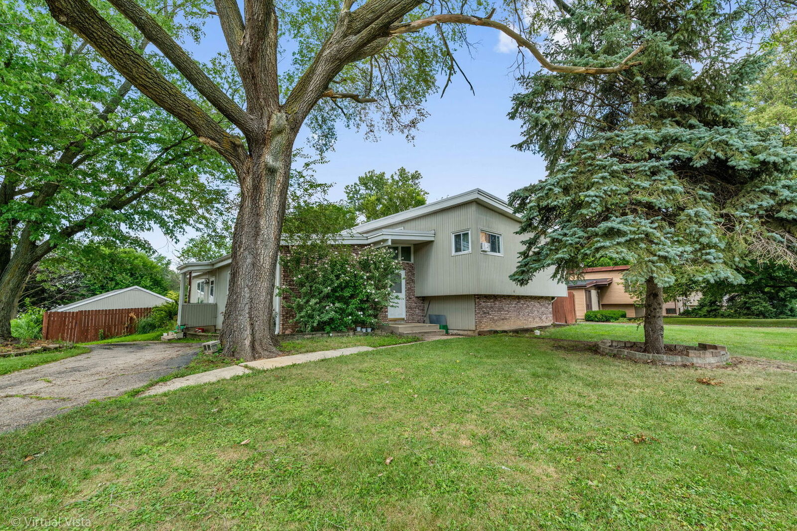 Property Photo: 1506 Glen Ellyn Road IL 60139