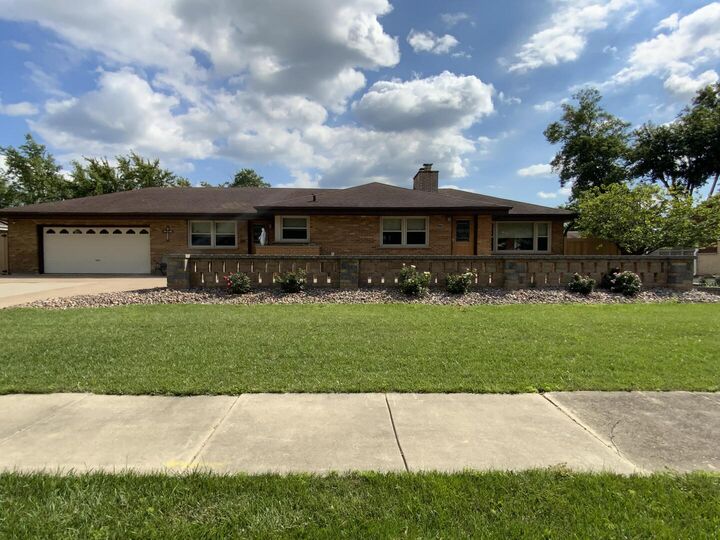 378 Oakwood Drive  Crete IL 60417 photo