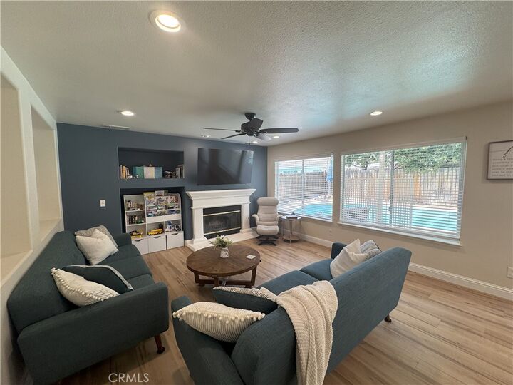 Property Photo:  2290 Warwick Avenue  CA 93720 