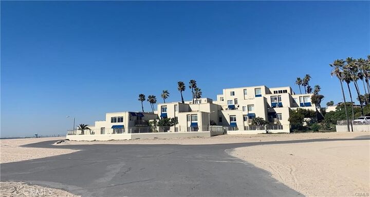 Property Photo: 711 Pacific Coast 426 CA 92648