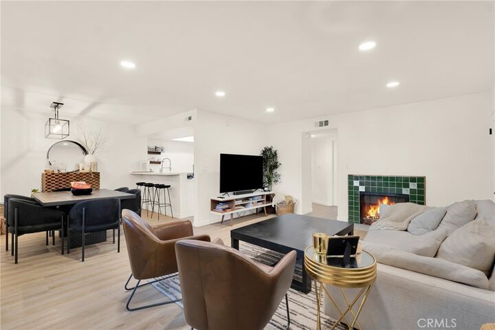 Property Photo: 5530 Thornburn Street 102 CA 90045