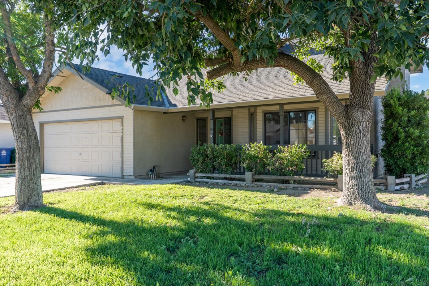 Property Photo:  1080 Lee Avenue  CA 95322 