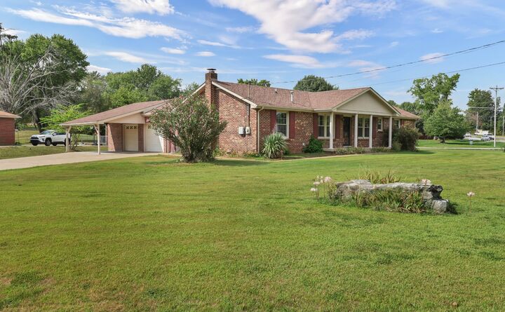 Property Photo: 1882 Old Trenton Rd TN 37040