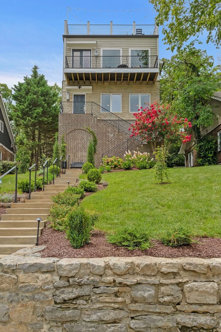 Property Photo: 305 32nd Ave S TN 37212