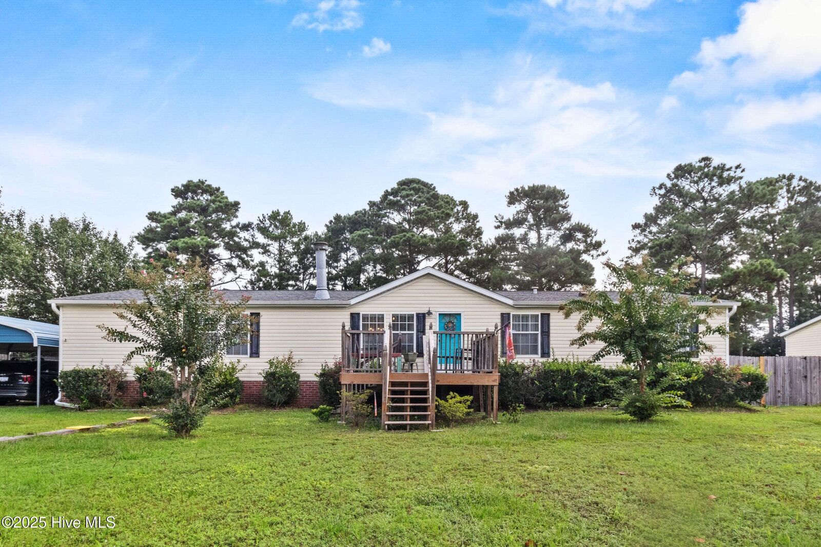Property Photo: 391 Topsail Plantation Drive NC 28443