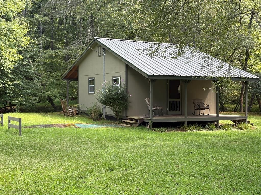 Property Photo:  141 Friendship Lane  GA 30559 