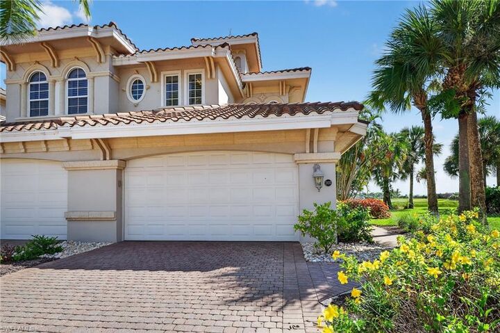 Property Photo:  3190 Serenity Ct 202  FL 34114