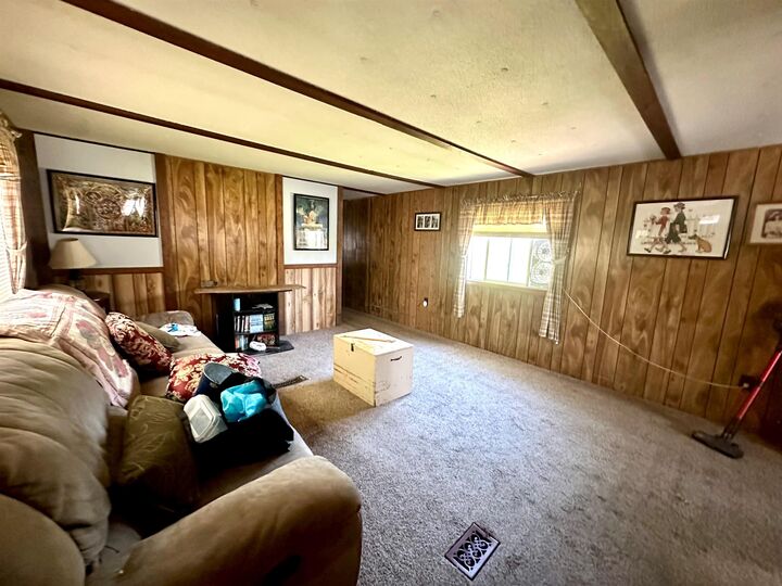 Property Photo: 10 Phoebe Court NH 03431