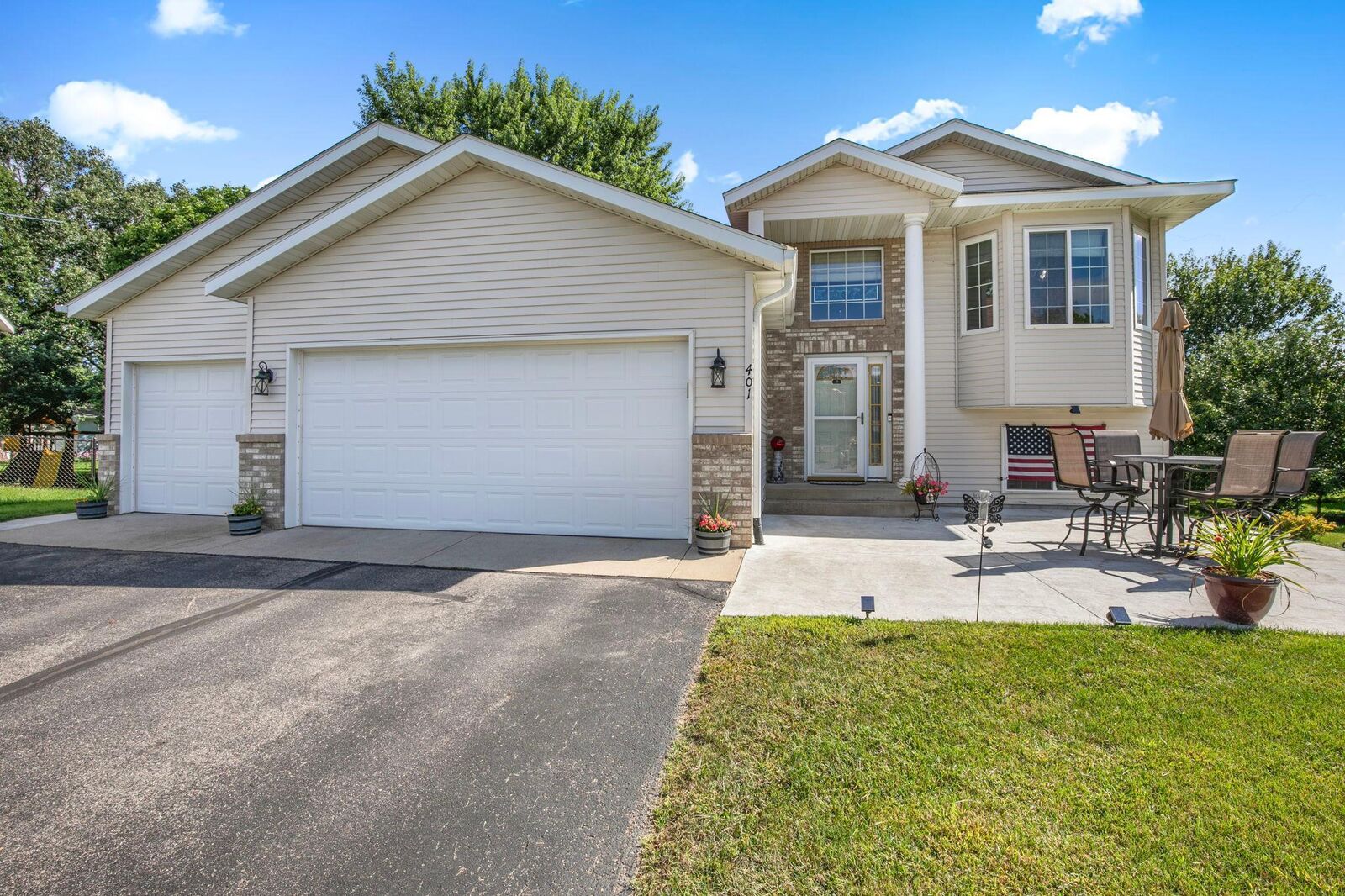 Property Photo: 401 Cedarwood Court MN 56387