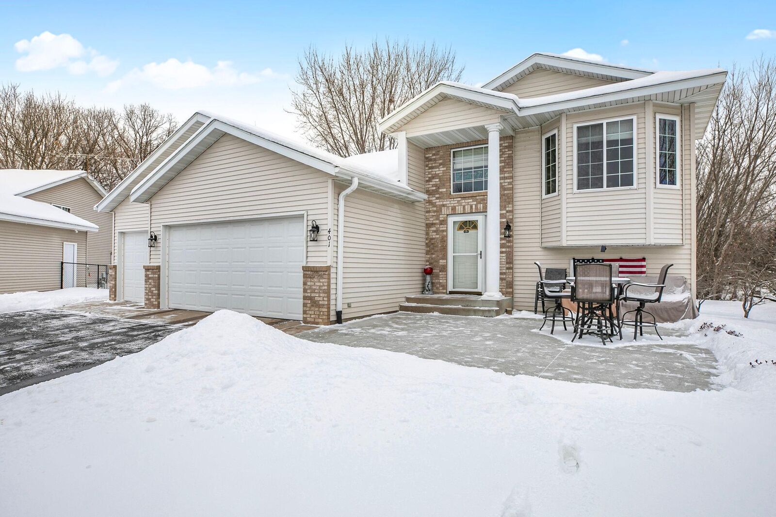 Property Photo:  401 Cedarwood Court  MN 56387 