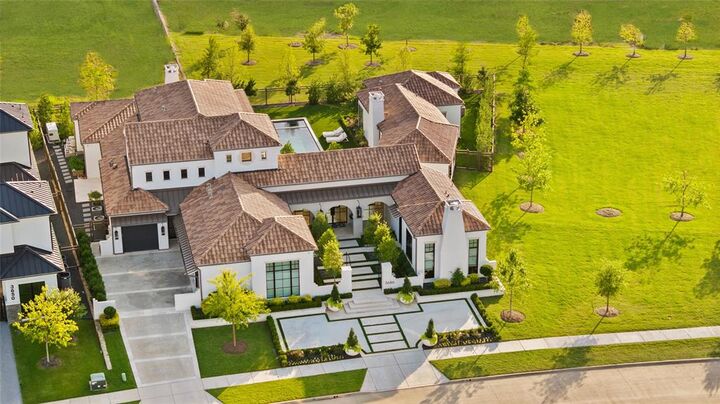 Property Photo: 3686 Balfour Court TX 75034