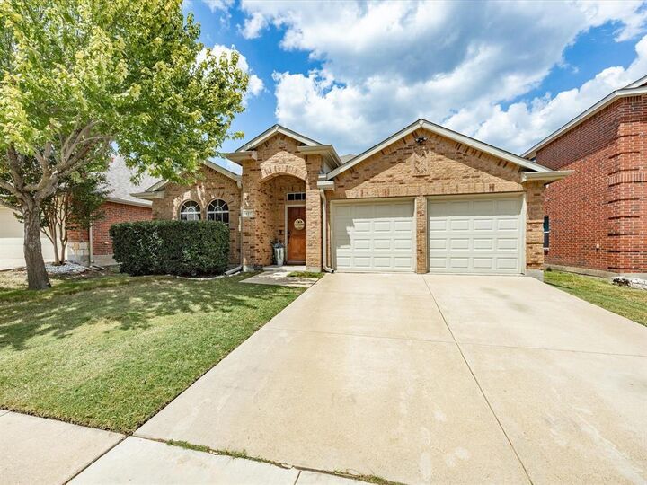 Property Photo: 427 Coolidge Lane TX 75166