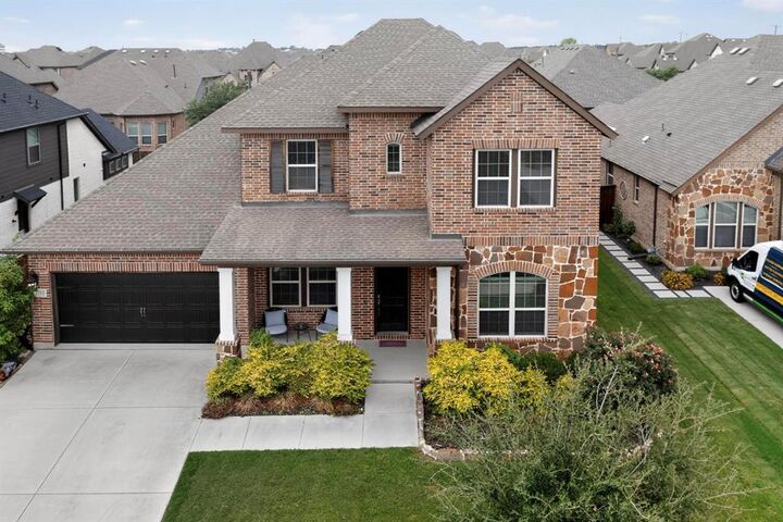 Property Photo: 1102 Rendon Place TX 76063