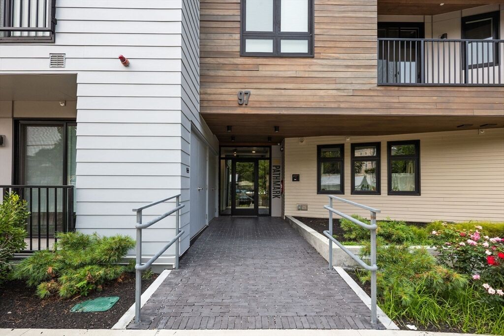 Property Photo: 97 Elmwood 210 MA 02140