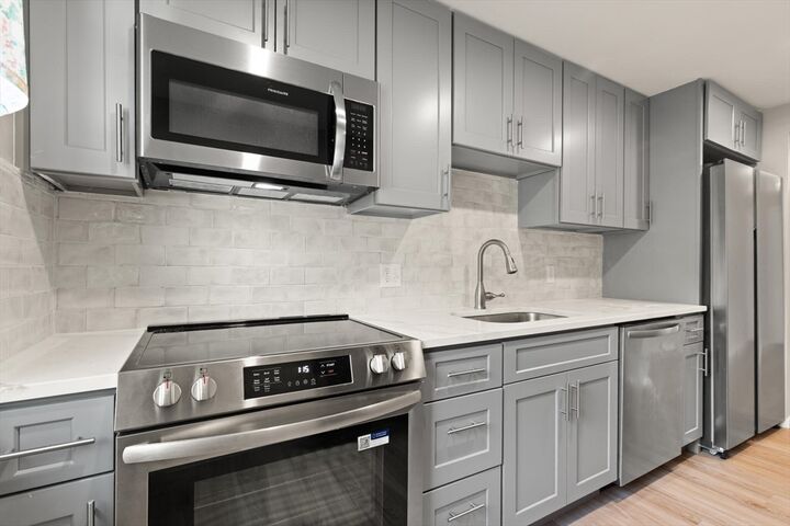 Property Photo: 11 Colonial Village Dr 7 MA 02476