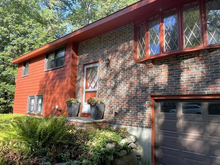 Property Photo:  8 Wood Dr  NH 03811 
