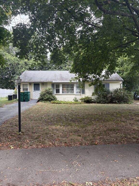 Property Photo:  8 Boyd Rd  MA 01801 