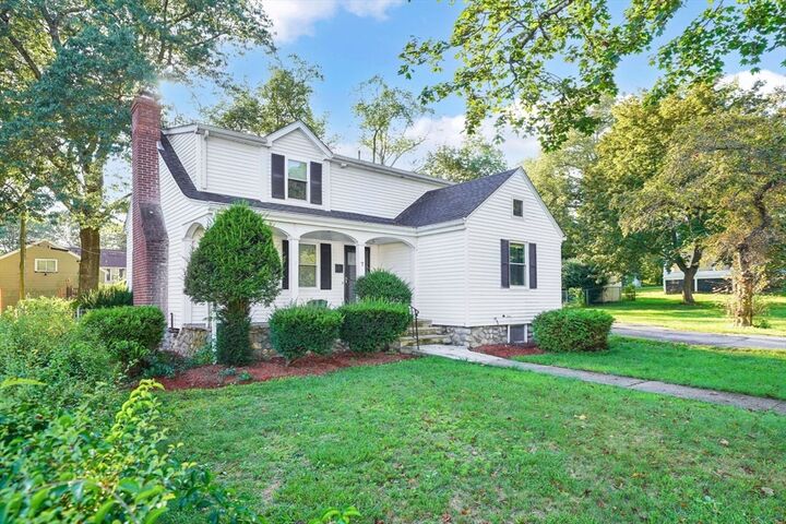 Property Photo: 7 Longworth Rd MA 01602
