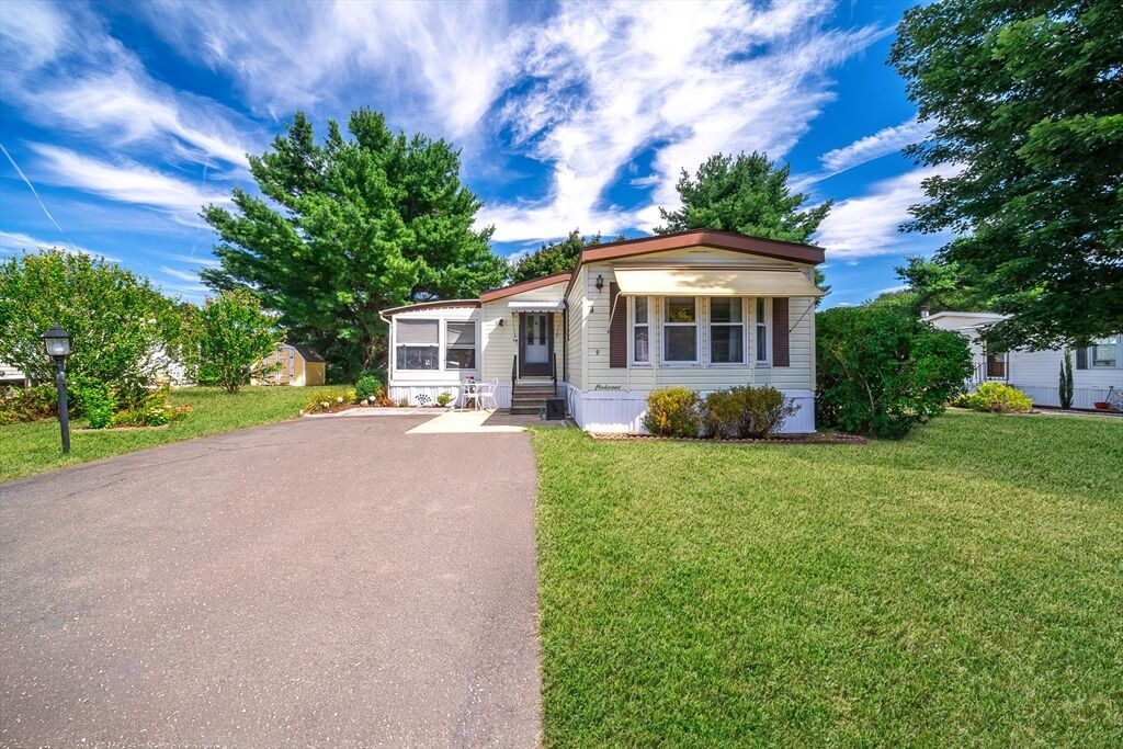 Property Photo: 9 Annie'S Way MA 01089