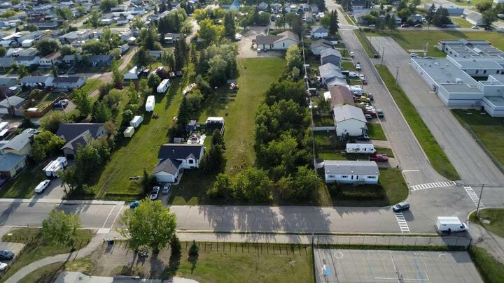 Property Photo: 9716 97 Street AB T0H 3S0