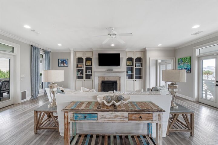 Property Photo:  713 Maldonado Dr  FL 32561 