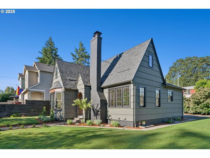 Property Photo: 4239 NE 79th Ave OR 97218