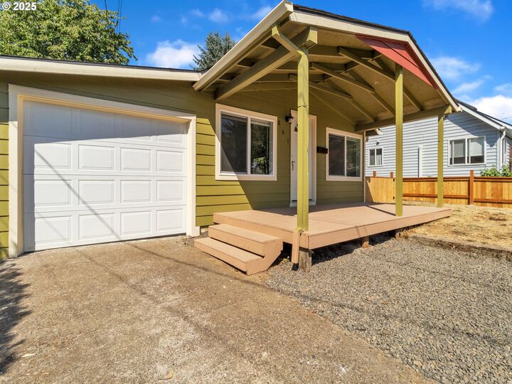 Property Photo: 801 NE 13th St OR 97128