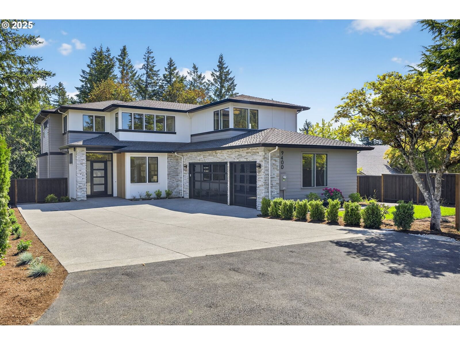 Property Photo:  9400 SW Morrison St  OR 97225 