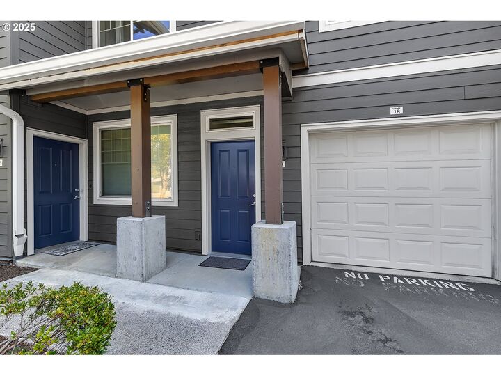 Property Photo: 10800 SE 17th Cir B18 WA 98664