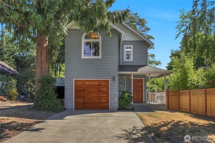 5122  26th Avenue NE  Seattle WA 98105 photo