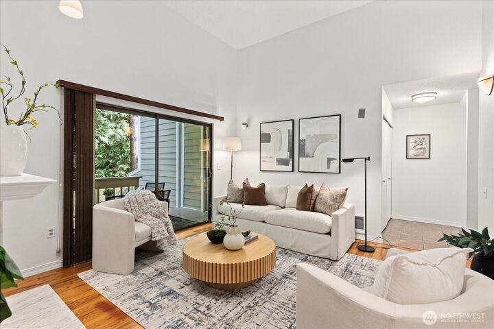 10016 NE 124th Place 108  Kirkland WA 98034 photo