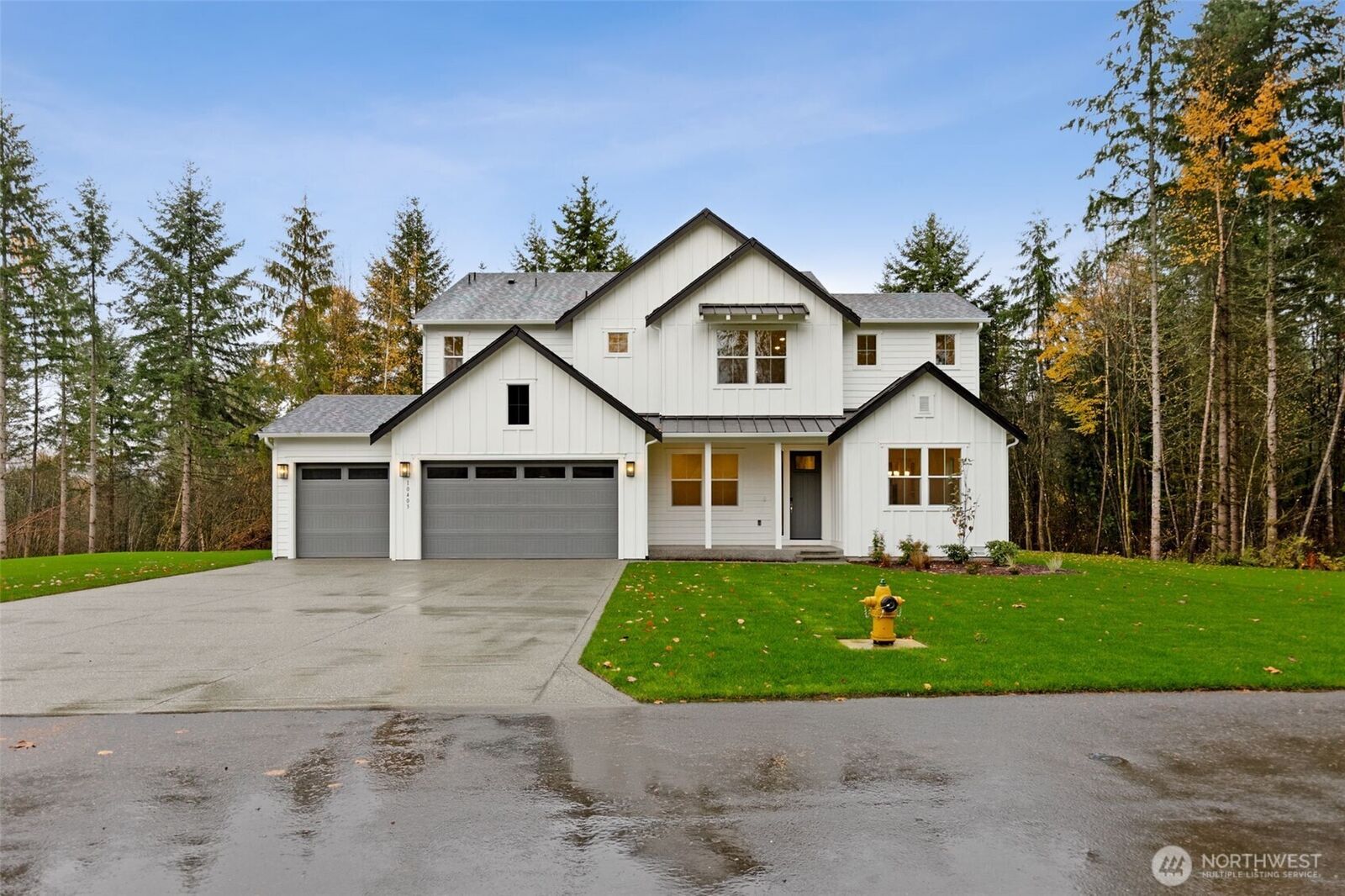 Property Photo:  10403  135th Avenue NE 106  WA 98258 