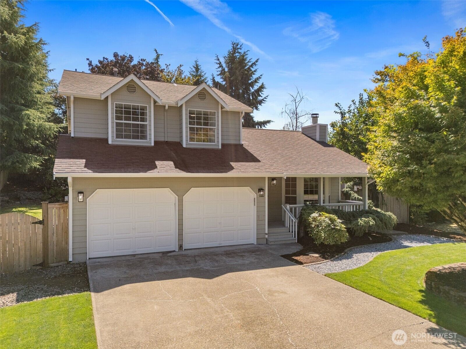 Property Photo: 3106 32nd Avenue Ct SE WA 98374