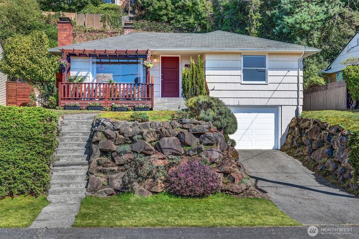 Property Photo: 3218 31st Avenue W WA 98199