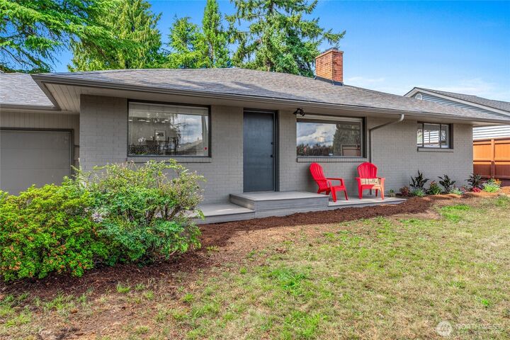Property Photo:  13709  32nd Avenue S  WA 98168 