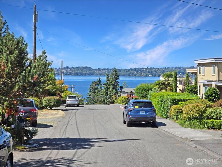 Property Photo:  10253 NE 64th Street  WA 98033 