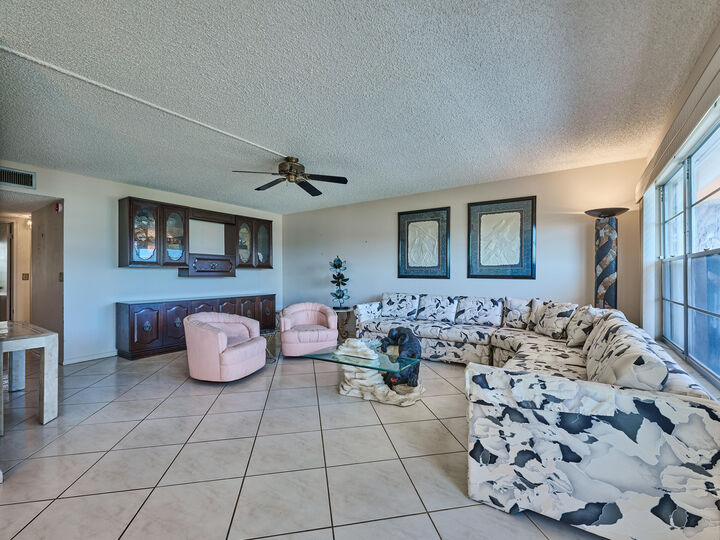Property Photo: 409 Greenbrier B 409 FL 33417
