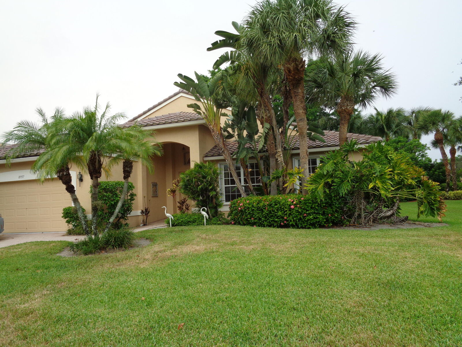 Property Photo: 8957 Torcello Way FL 33472