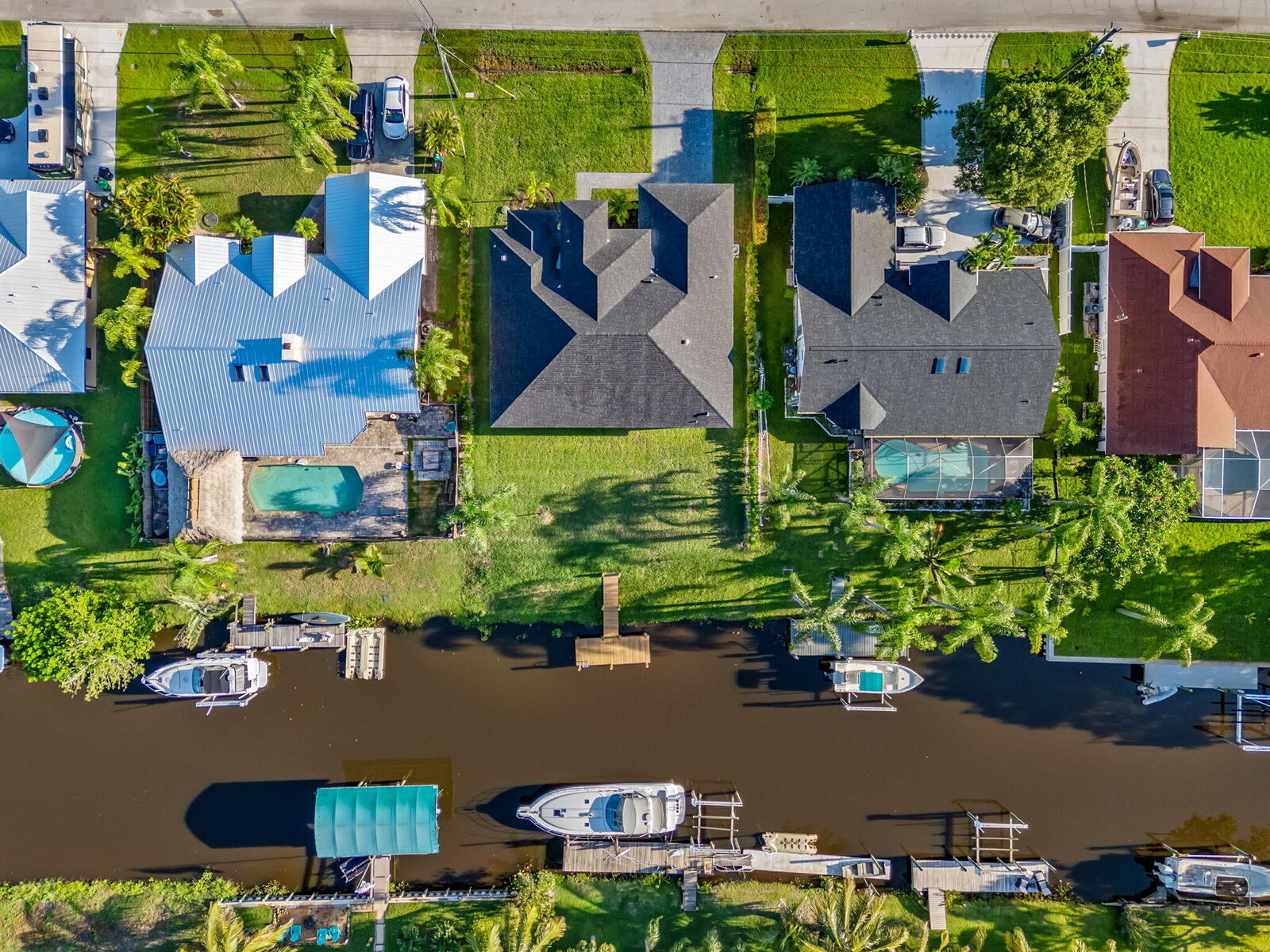 Property Photo:  632 SE Seahouse Drive  FL 34983 