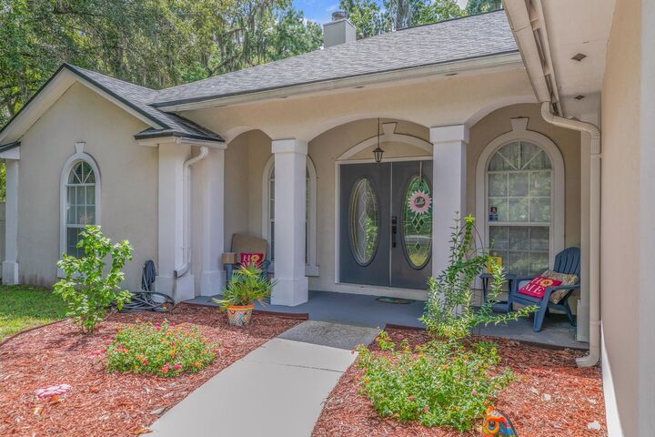 Property Photo: 11511 Mandarin Rd FL 32223