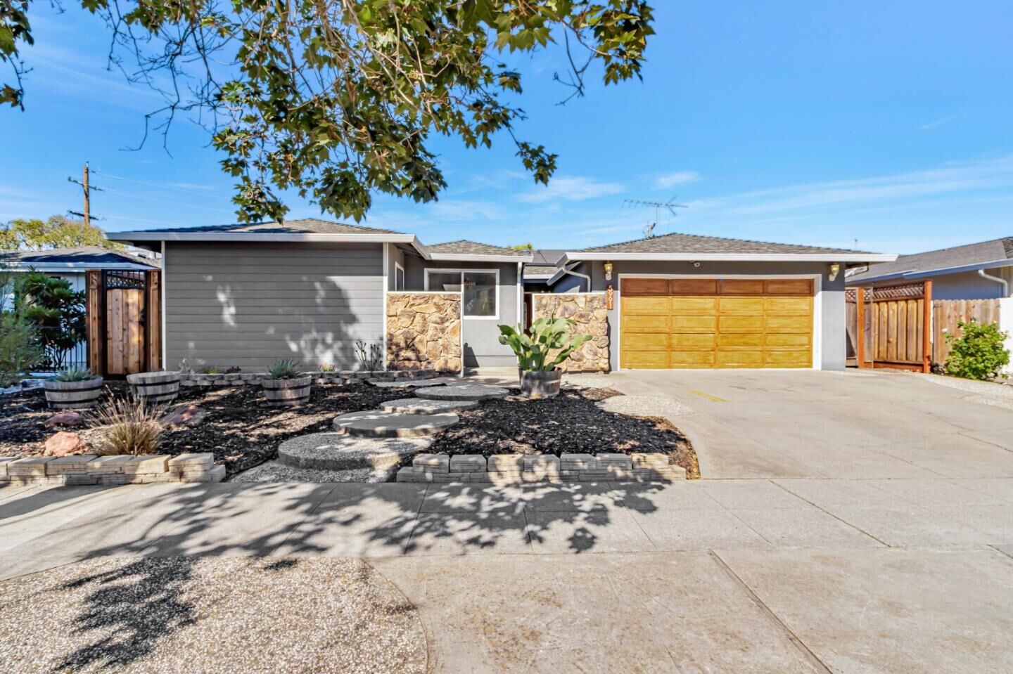 Property Photo: 5991 Sorrel Avenue CA 95123