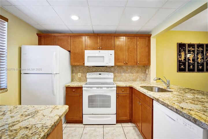 Property Photo: 10332 Sunrise Lakes Blvd 206 FL 33322