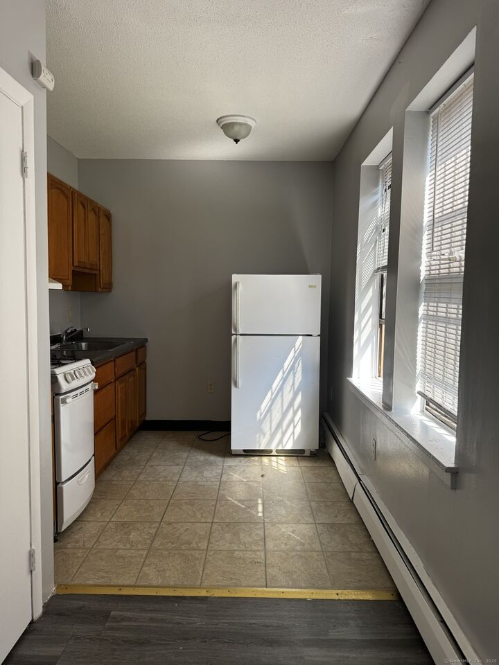 Property Photo:  27 Congress Street 103  CT 06114 