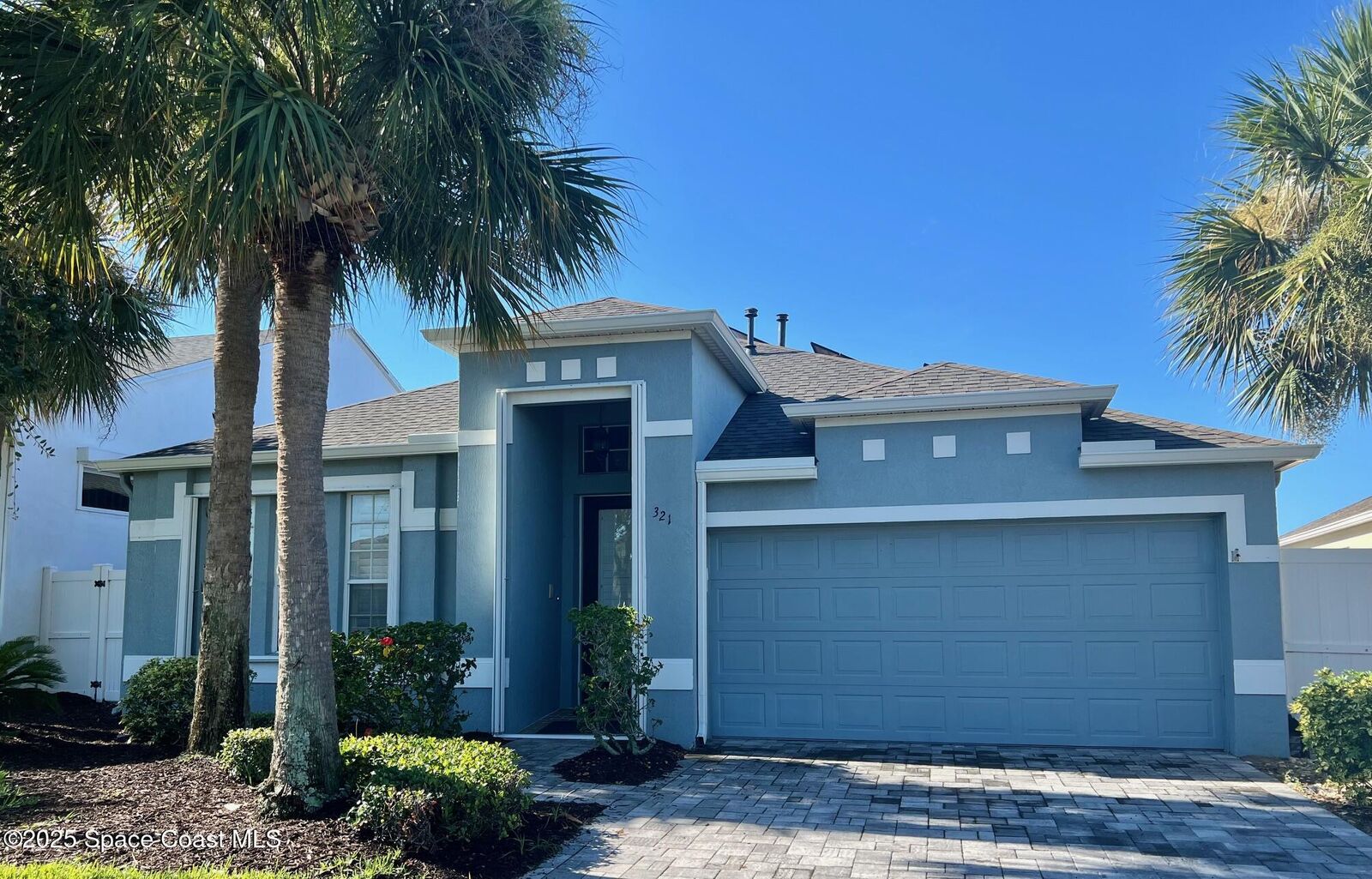 Property Photo:  321 Oceanside Boulevard  FL 32903 