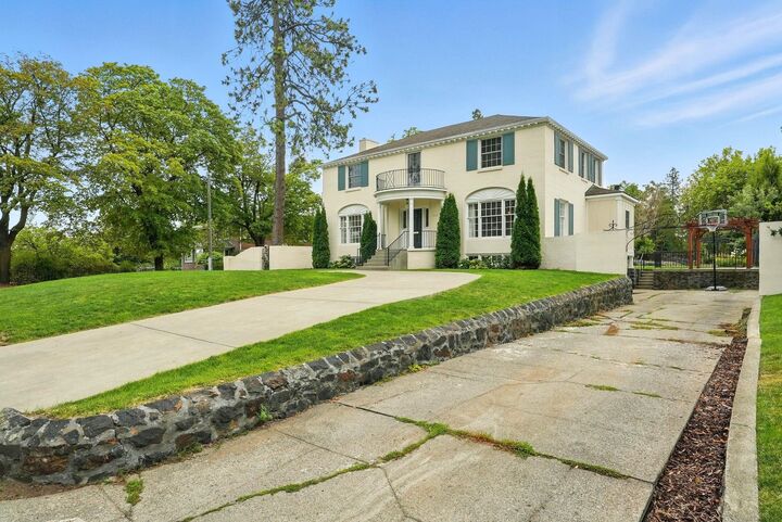 Property Photo: 310 E 13th Ave WA 99202